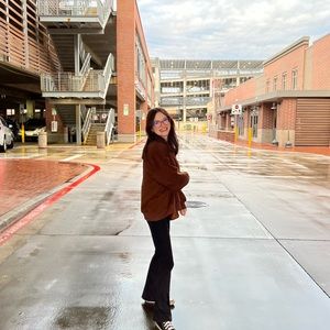 Meet your Posher, Lydia